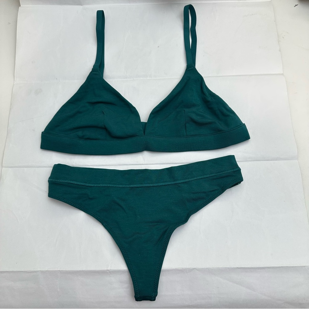 MeUndies FeelFree Triangle Bralette “On A Trip”  esmerald  Small Bra & pantie